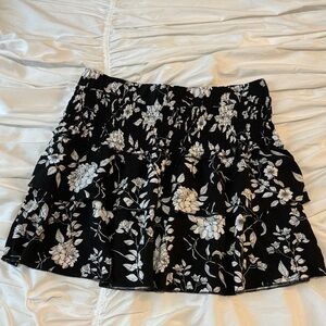 Altar’d State large women Floral Black and White Mini Skirt ruched elastic waist